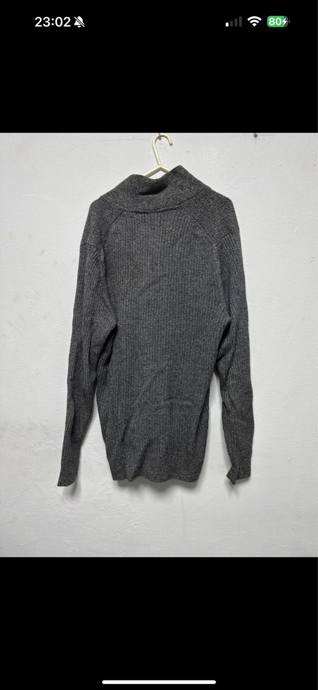 Cárdigan gris con bolsillos