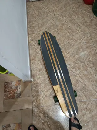 Monopatín largo de madera