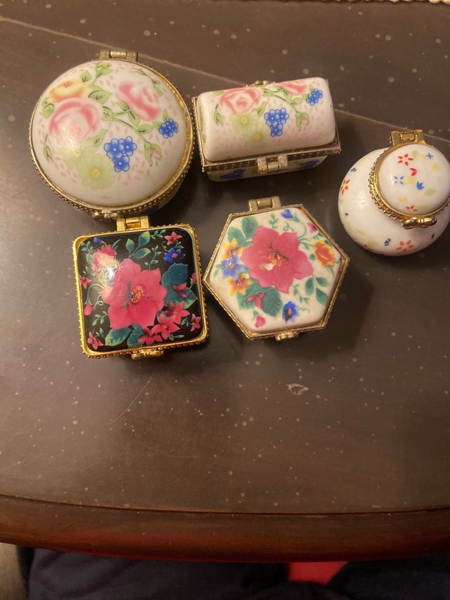 Mini cajas de cerámica con flores