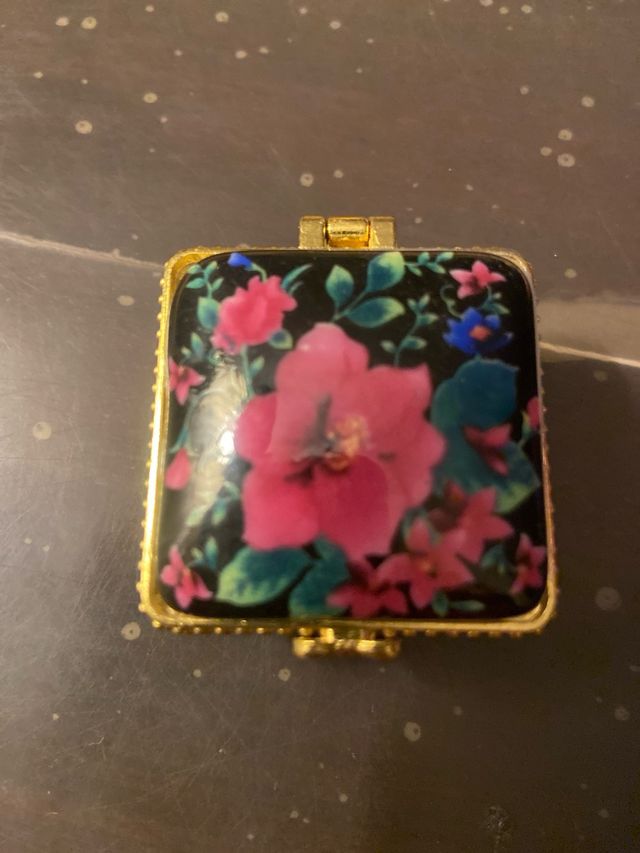 Mini cajas de cerámica con flores
