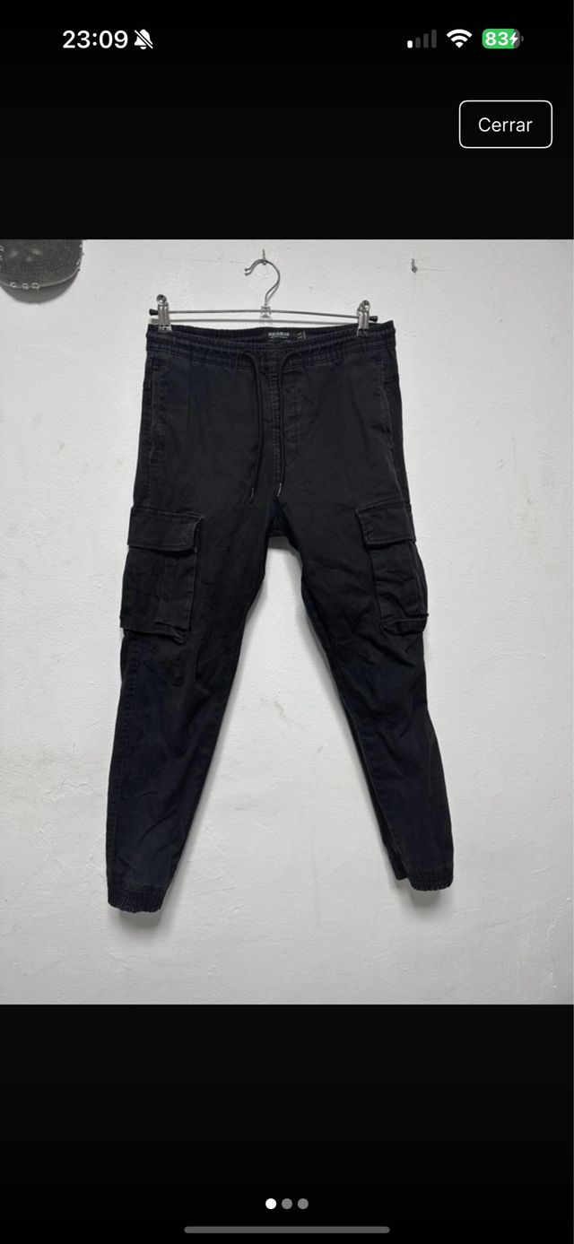 Pantalón cargo Pull&Bear negro