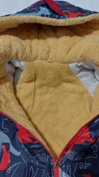 Giubbotto pile dinosauri