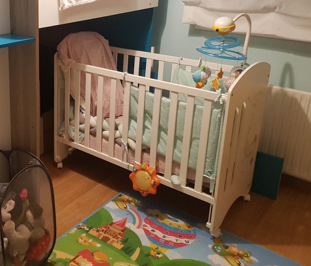 Cuna de madera blanca lacada