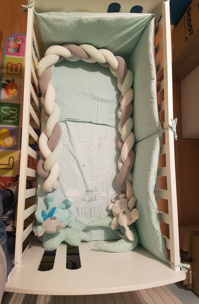 Cuna de madera blanca lacada