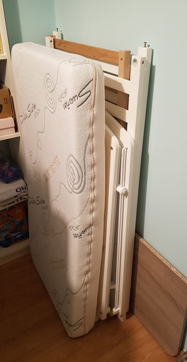 Cuna de madera blanca lacada