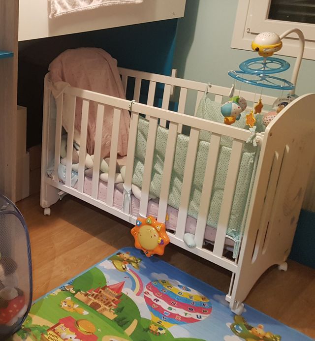 Cuna de madera blanca lacada