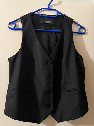 Chaleco corto negro Mango