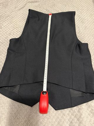 Chaleco corto negro Mango