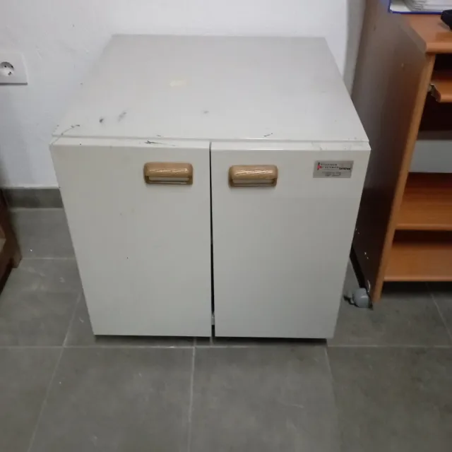 Mueble metálico oficina 2 puertas