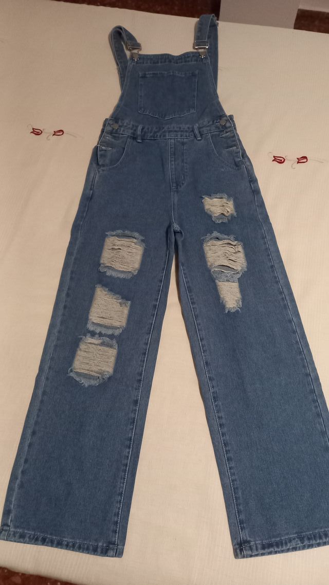 Mono vaquero desgarrado