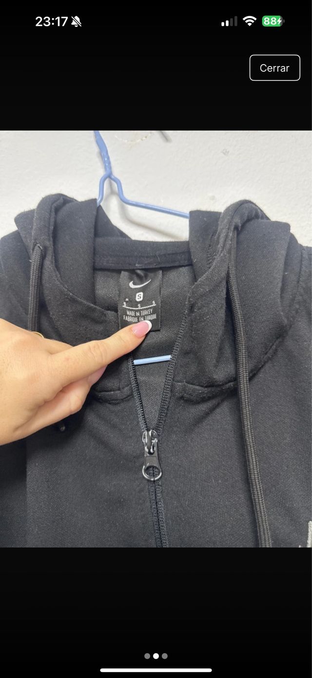 Chaqueta Nike Negra con Cremallera