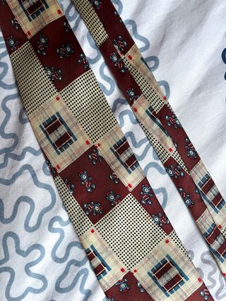 Corbata con ositos beige y marrón