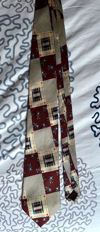 Corbata con ositos beige y marrón