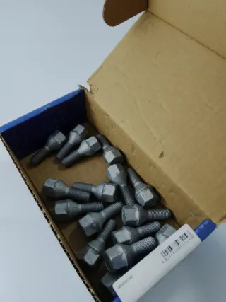 Espárragos de Rueda Ford Fiesta/Escort MK1 MK2 MK3