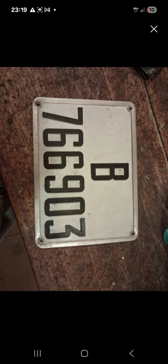 Pantalla lampara y 2 matriculas