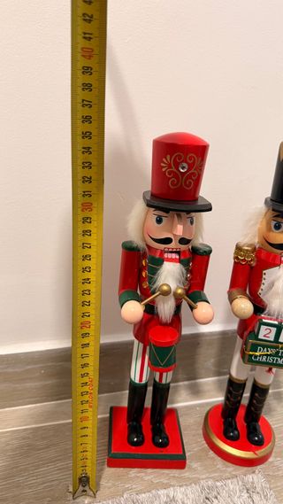 2 schiaccianoci dipinti a mano