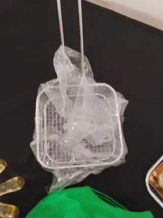 Gorra verde ,rejillas de cocina +enchufe +masajead