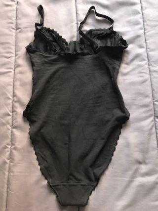 Body de encaje negro. Talla 85.