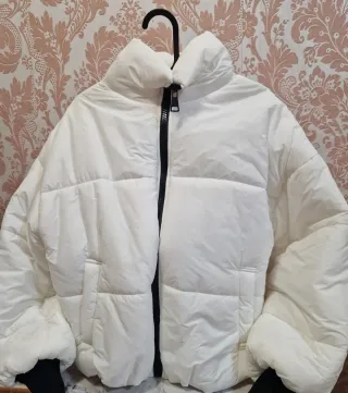 Chaqueta acolchada blanca nueva
