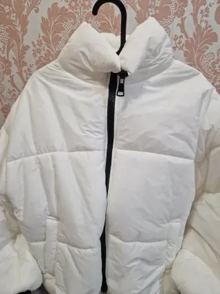 Chaqueta acolchada blanca nueva