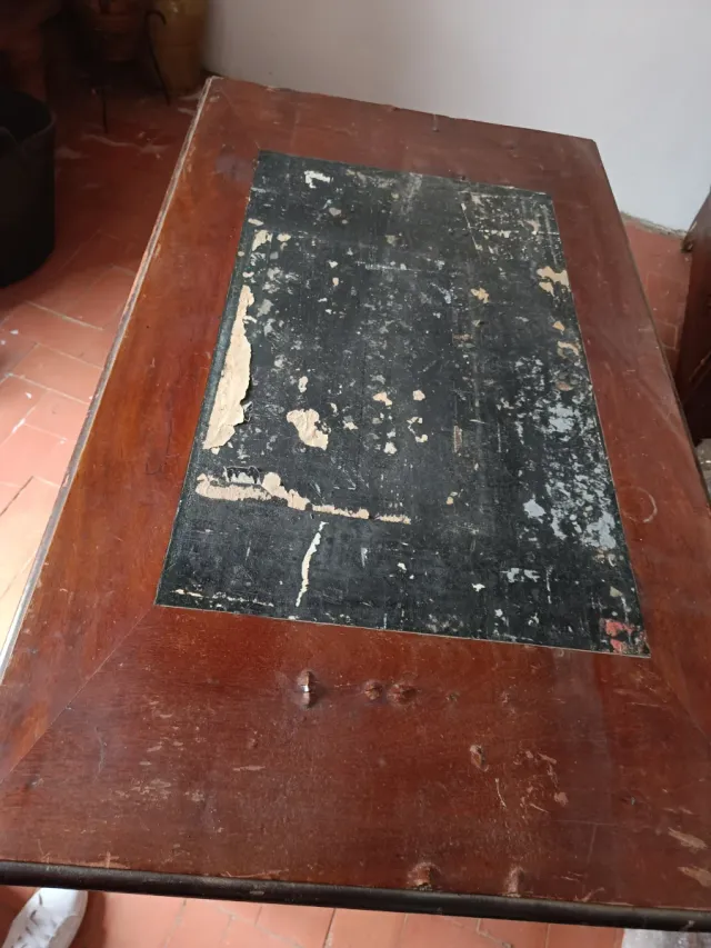 Escritorio antiguo madera y metal