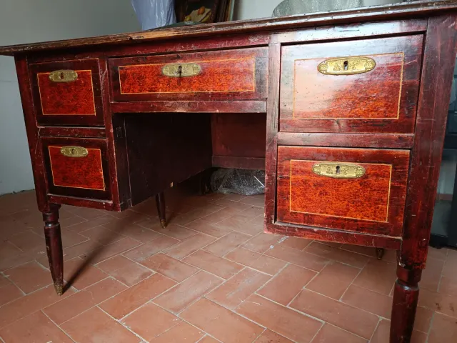 Escritorio antiguo madera y metal