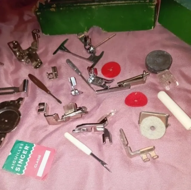 Lote repuestos Singer: agujas y accesorios