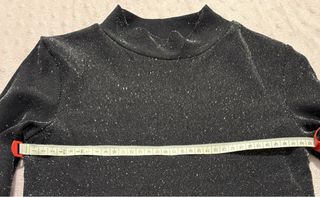 Top Mango brillante cuello alto