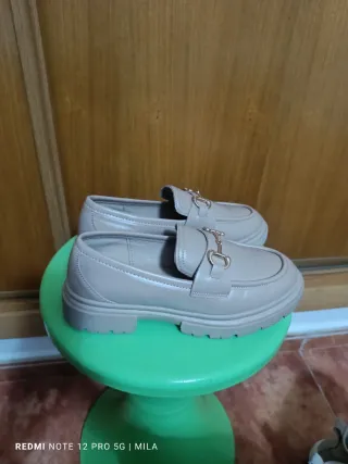 Zapatos niña beige seminuevos