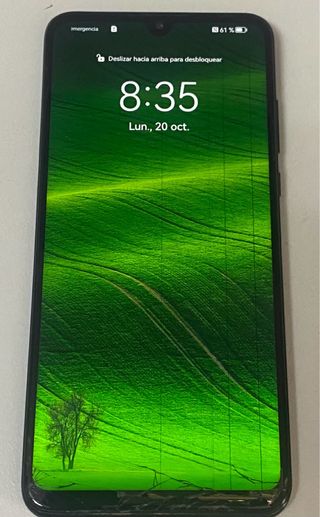 Huawei P30 Lite. Lo schermo è pronto per essere cambiato.