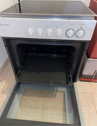 Horno vitrocerámica y campana extractora