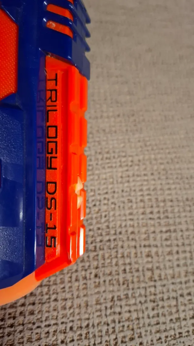 Pistola Nerf Trilogy DS-15 Azul y Naranja
