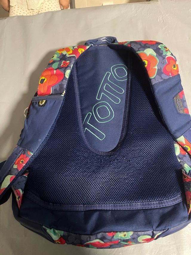 Mochila escolar floral totto