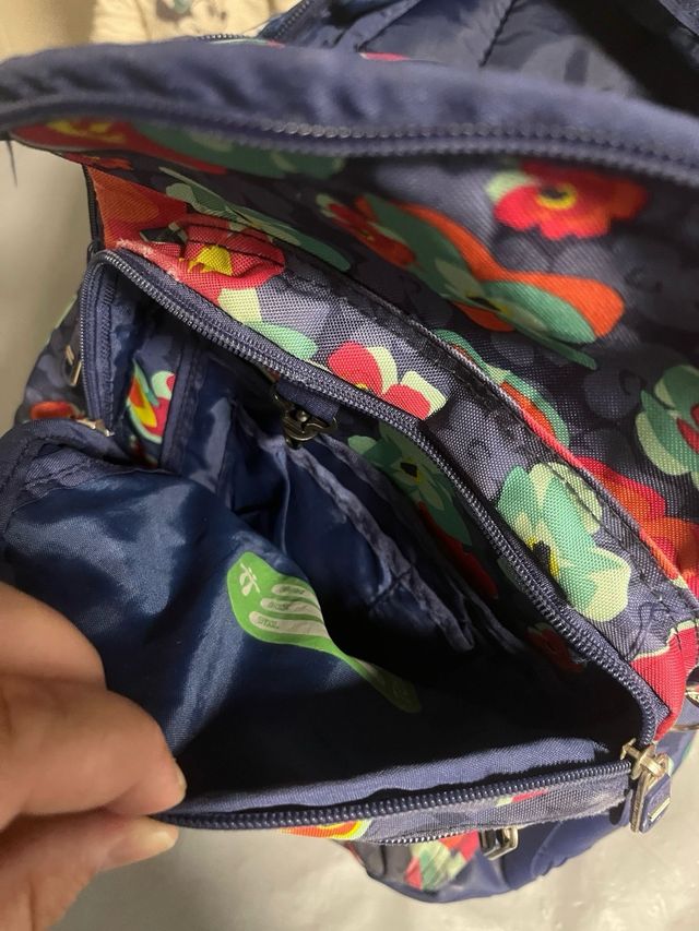 Mochila escolar floral totto