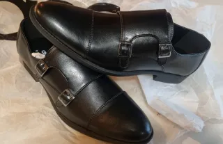 Zapatos de vestir negros con doble hebilla