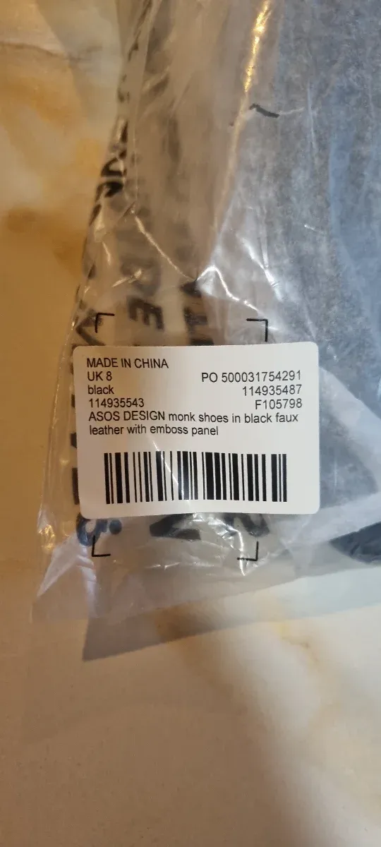 Zapatos de vestir negros con doble hebilla