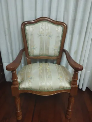Butaca tapizada madera Monforte