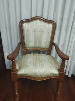 Butaca tapizada madera Monforte