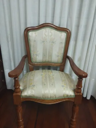 Butaca tapizada madera Monforte