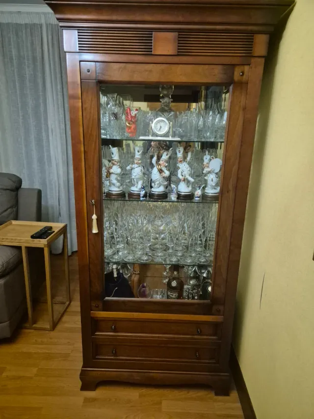 Comedor de madera con sillas