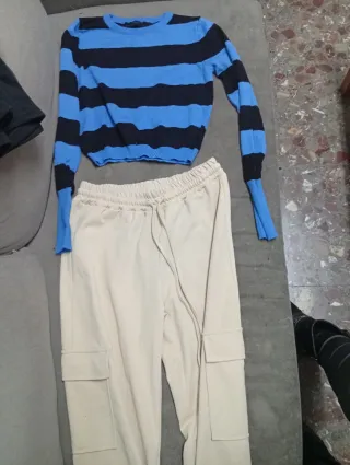 Conjunto top rayas y pantalón cargo beige