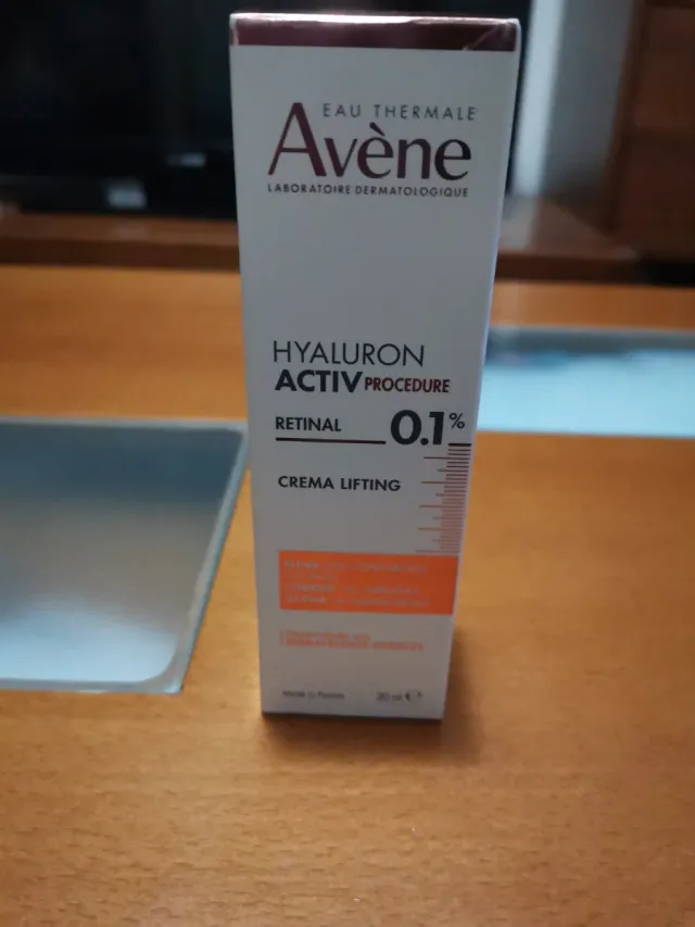 Avène Hyaluron Activ Crema Lifting Retinal 0.1%