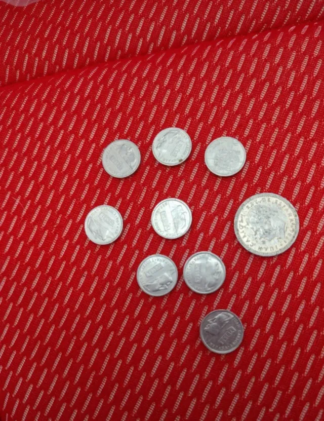 Monete spagnole e altre antiche offerte