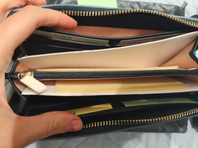 Billetera Tous Azul Flores y Osito pequeño defecto