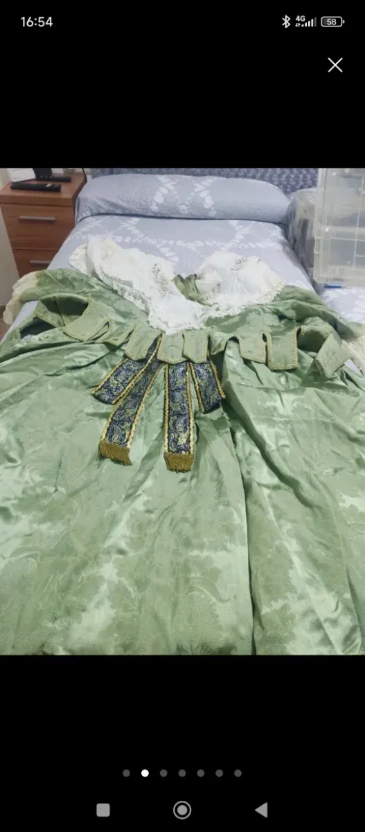 Traje de Fallera Verde y Blanco