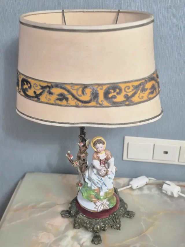 Lamparitas de mesa porcelana y metal