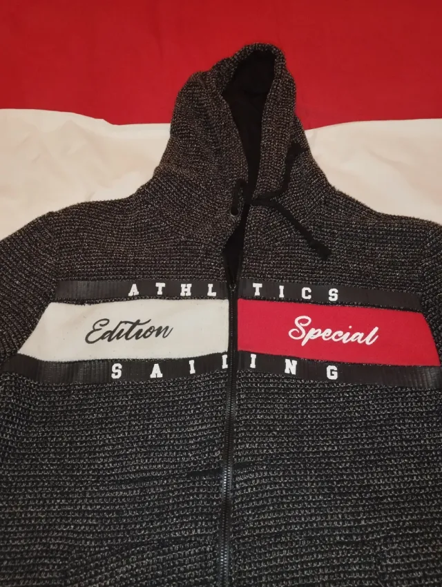 Sudadera Athltics Edition Special con cremallera y