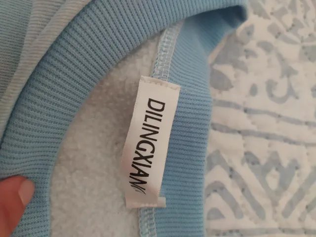 Sudadera degradado azul y blanco