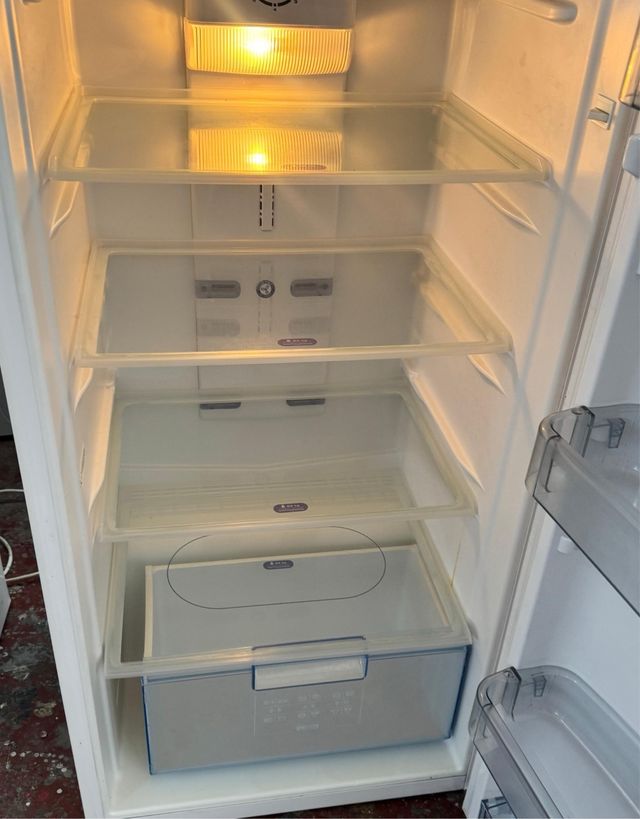 FRIGORÍFICO DE DOS PUERTAS MARCA WHIRPOOL NO FROST