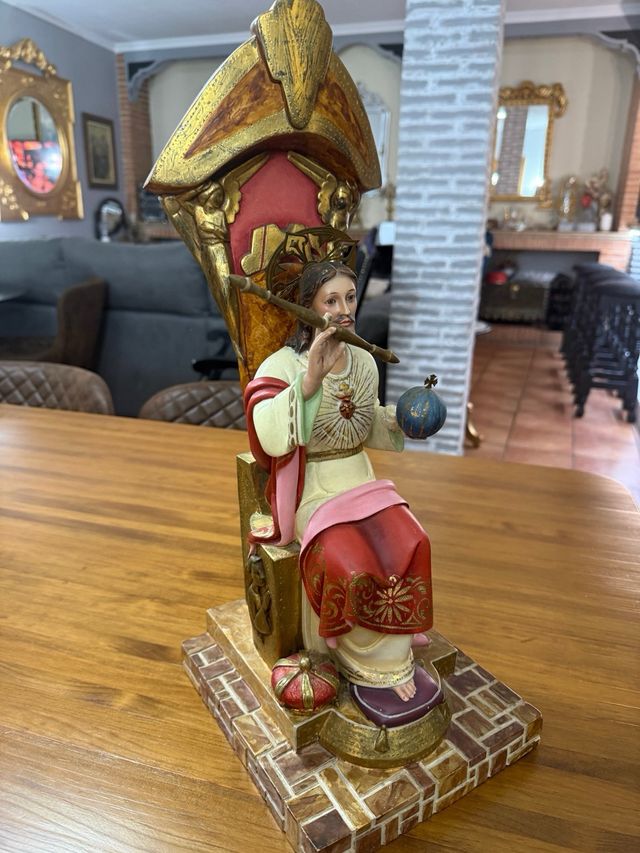Sagrado Corazón de Jesús sentado